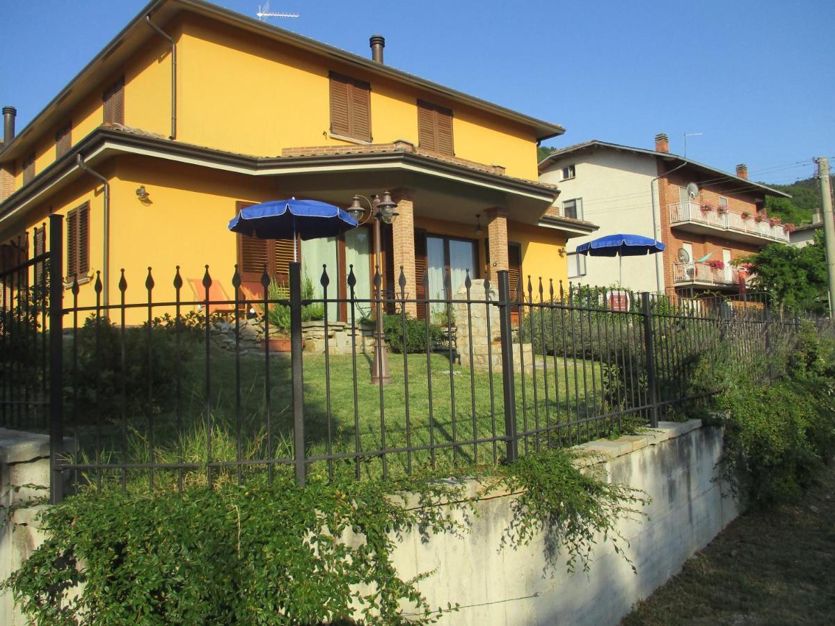 Il Risveglio Dei Sensi Villa Fossato di Vico ภายนอก รูปภาพ