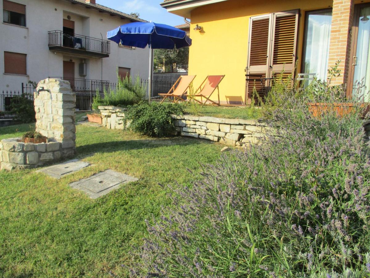 Il Risveglio Dei Sensi Villa Fossato di Vico ภายนอก รูปภาพ